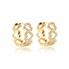 BRINCO-DE-ARGOLA-CORACOES-COM-DETALHE-CRAVEJADO-BANHADO-A-OURO-