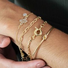 Pulseira-dourada-de-elos-quadrados-com-fecho-boia-banhado-a-ouro-18k